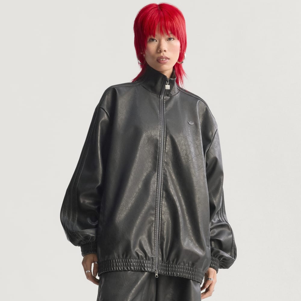 Спортивный костюм Adidas Pleather Firebird Oversized Tracktop, цвет Utility Black
Спортивный костюм Adidas Pleather Firebird Oversized Tracktop, цвет Utility Black