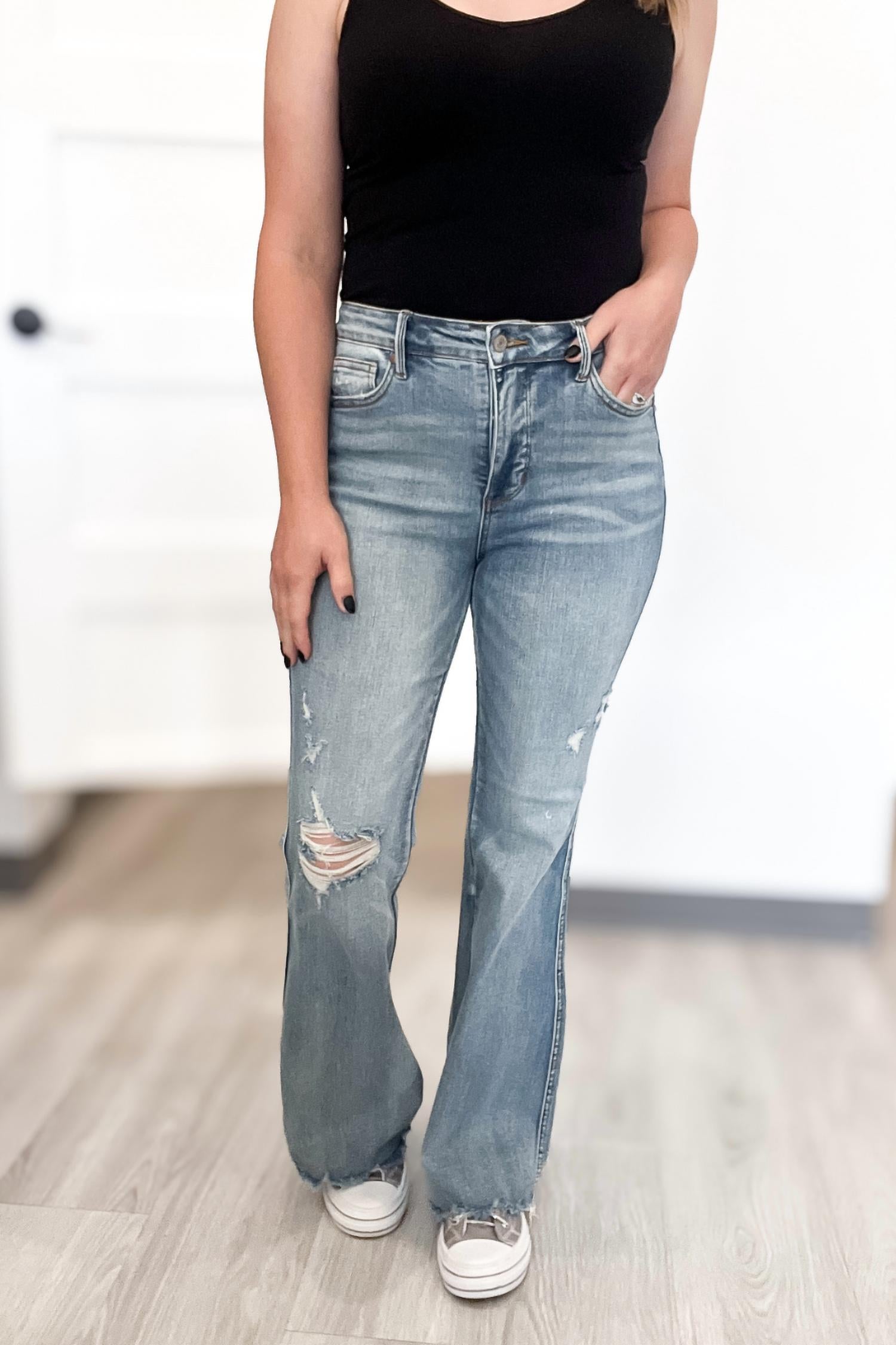 Расклешенные брюки средней посадки с утягивающим эффектом на животе, средней стирки Judy Blue, Medium Wash
Расклешенные брюки средней посадки с утягивающим эффектом на животе, средней стирки Judy Blue, Medium Wash