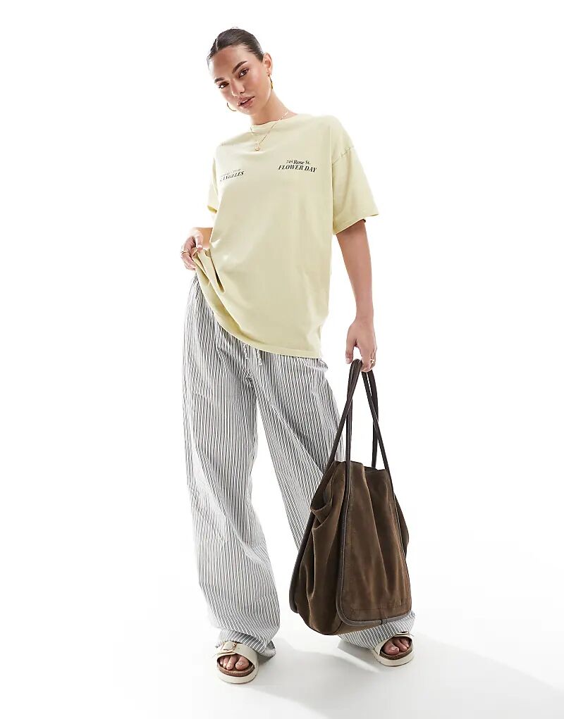 Футболка Pull&Bear свободного кроя с принтом желтого цвета
Футболка Pull&Bear свободного кроя с принтом желтого цвета