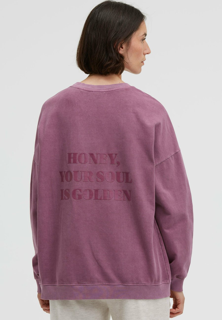 Толстовка SENSES.THE LABEL SMIL:LA MIT UND BACKPRINT, Anemone Red/Red
Толстовка SENSES.THE LABEL SMIL:LA MIT UND BACKPRINT, Anemone Red/Red