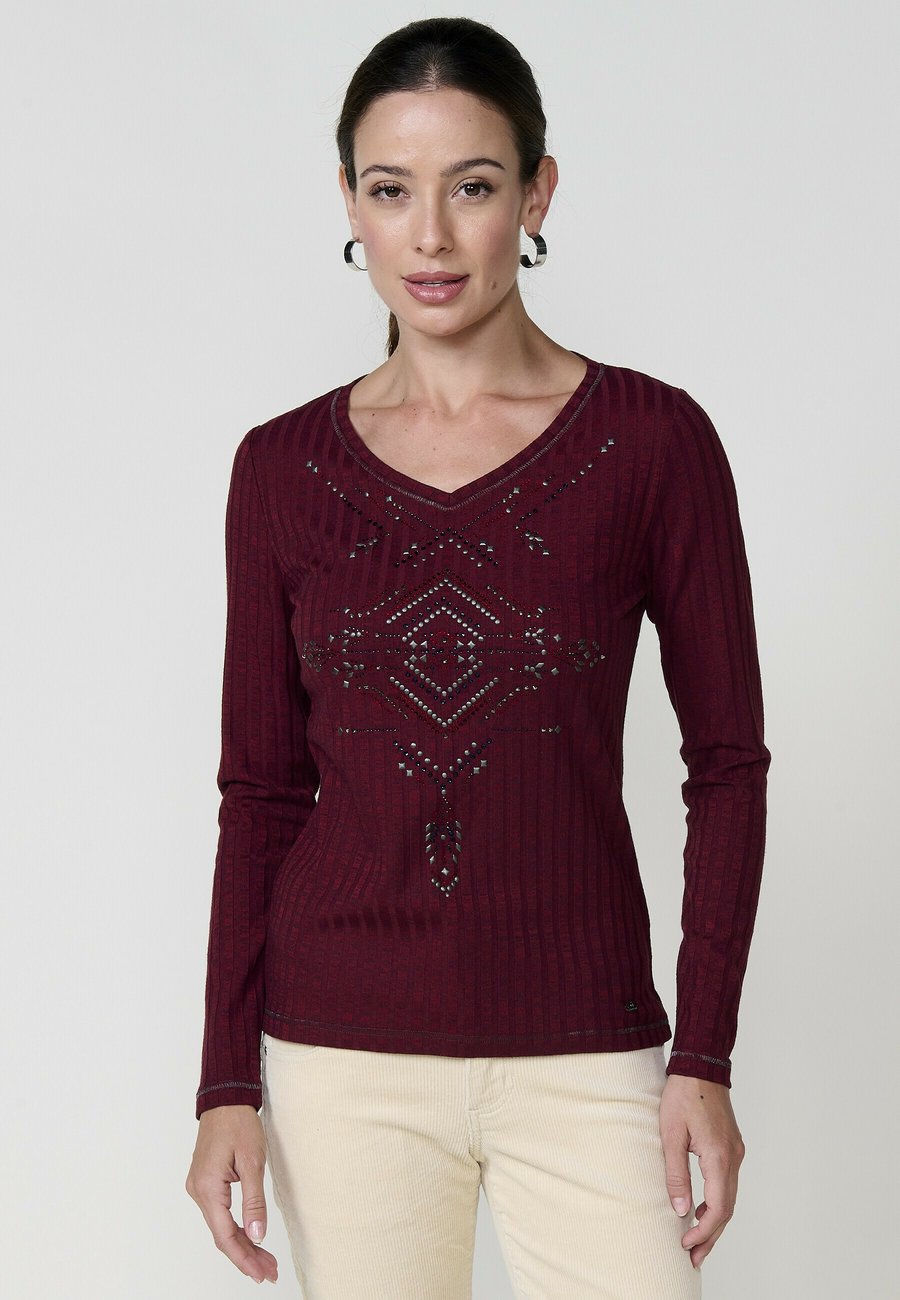 Топ Koroshi MANGA LARGA CUELLO PICO, Dark Purple
Топ Koroshi MANGA LARGA CUELLO PICO, Dark Purple