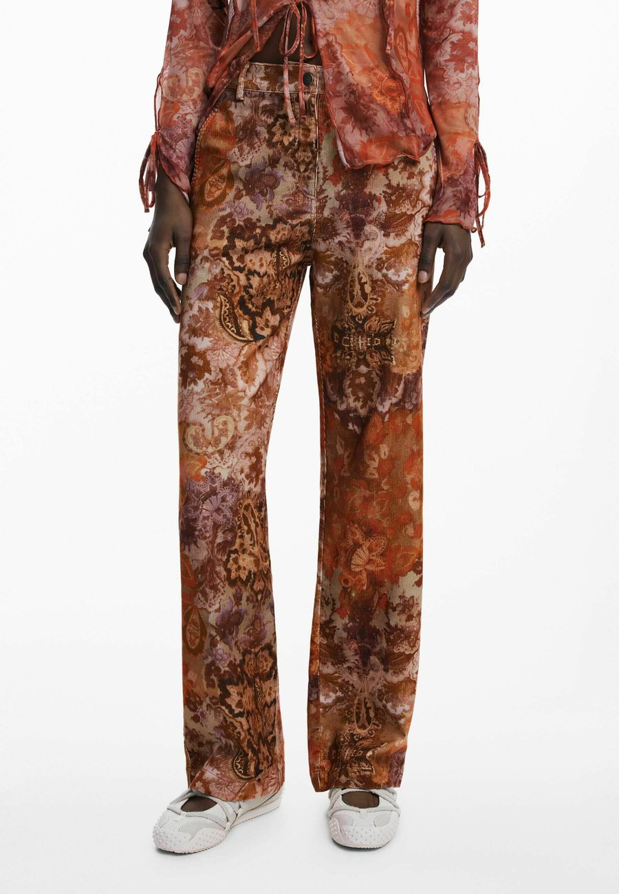 Брюки Desigual CORDUROY , Orange
Брюки Desigual CORDUROY , Orange