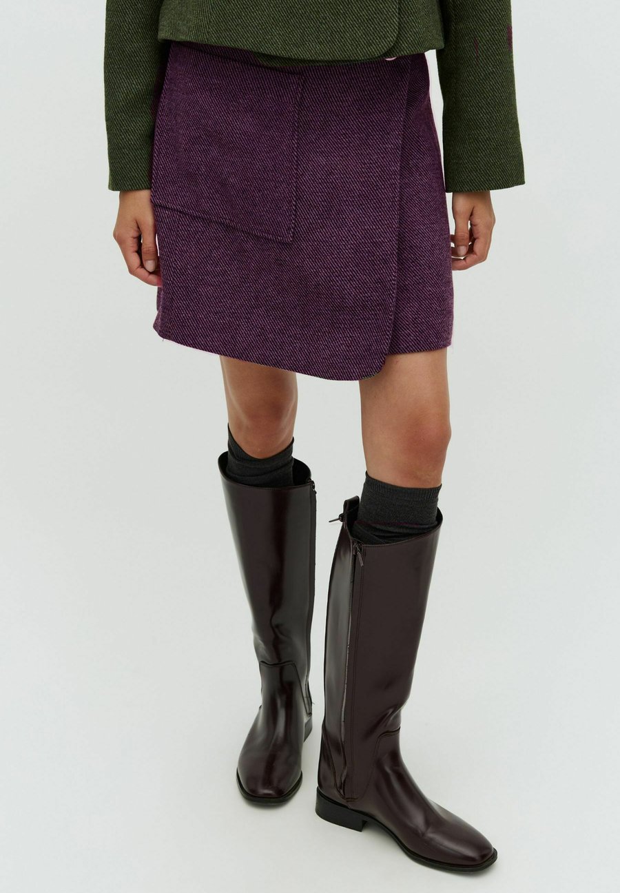 Юбка mbyM KAYANNA, Pine Green Black Stripe/Grey
Юбка mbyM KAYANNA, Pine Green Black Stripe/Grey