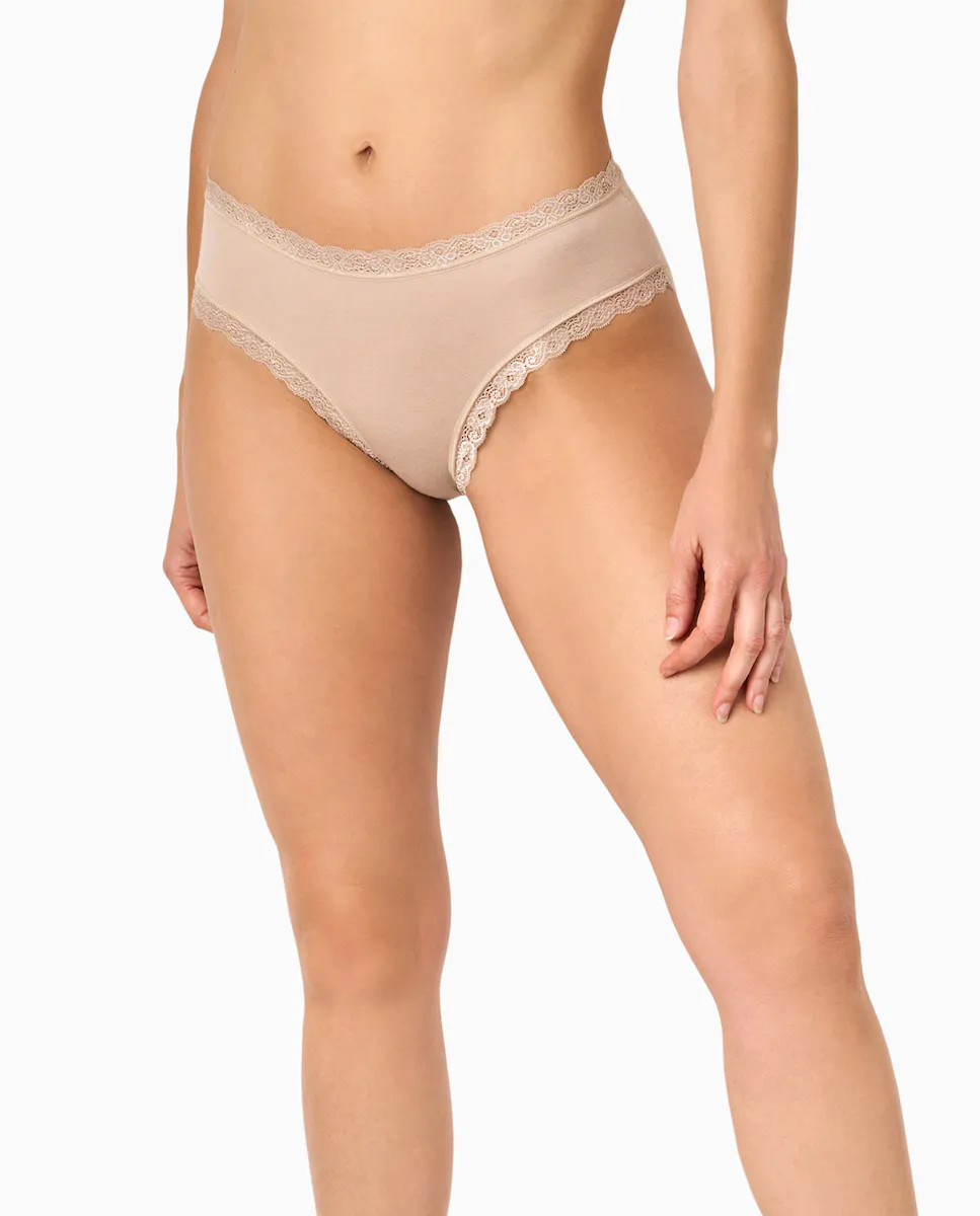 Трусики с высокой посадкой и кружевными деталями Promise, бежевый
Трусики с высокой посадкой и кружевными деталями Promise, бежевый