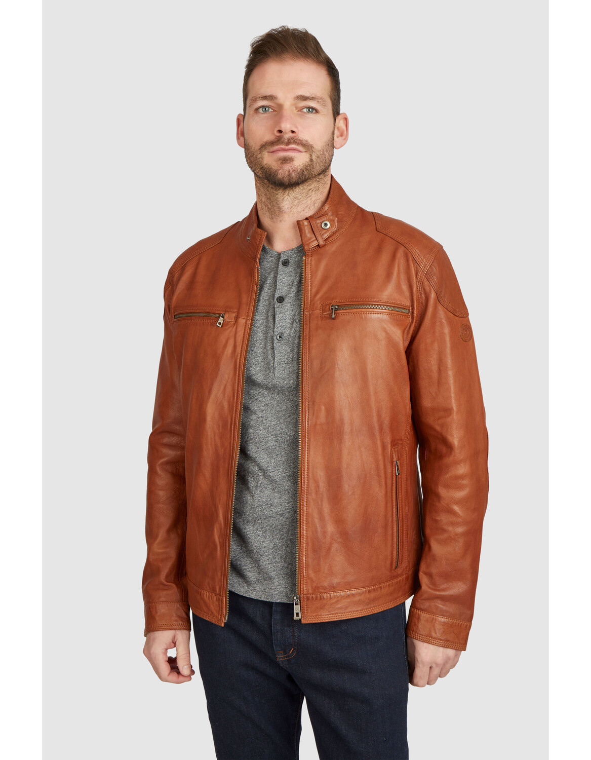 Кожаная куртка Bugatti Filippo, коньячный
Кожаная куртка Bugatti Filippo, коньячный