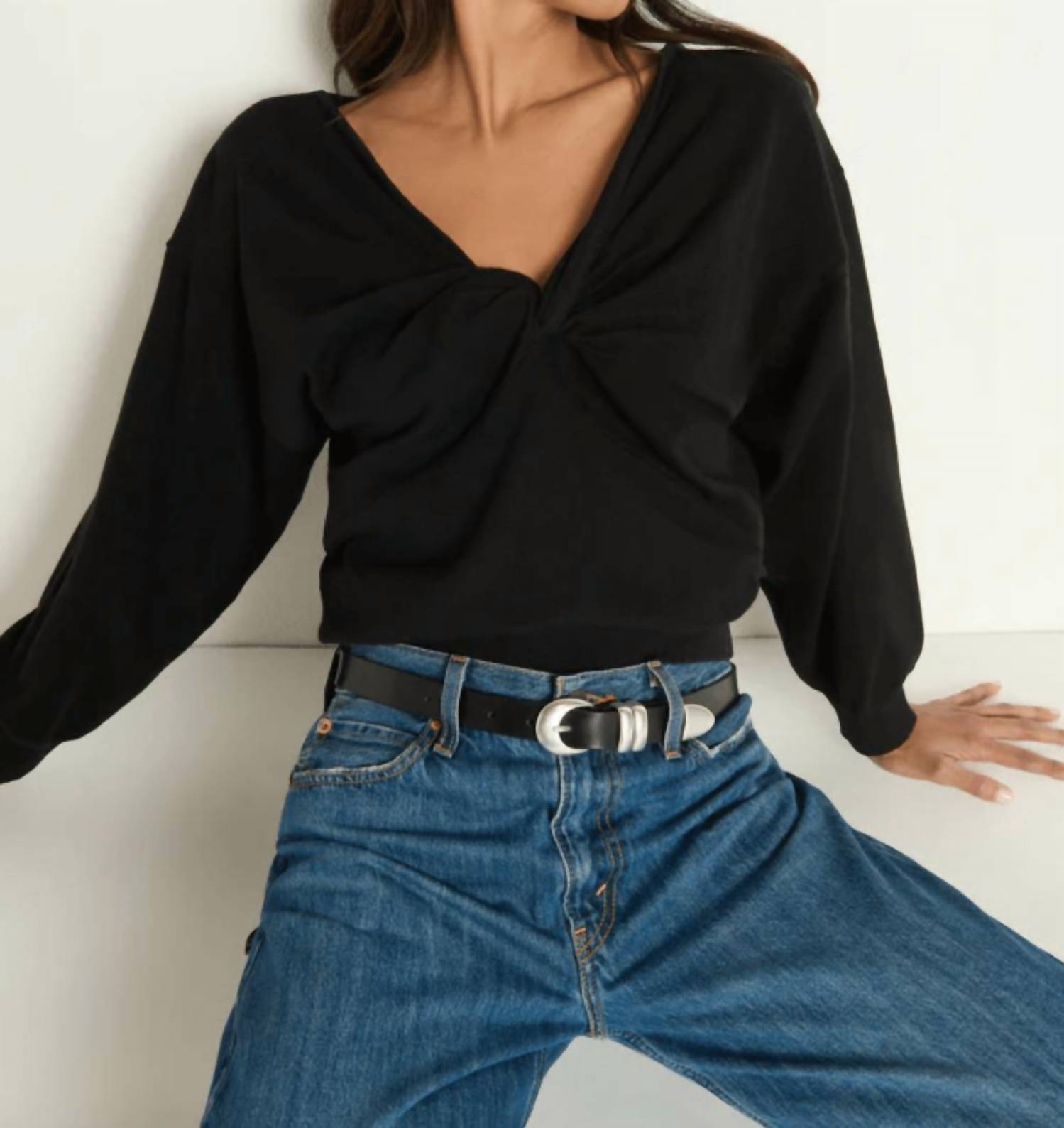 Джоли свитер с удлиненными плечами в черном цвете Nation LTD
Джоли свитер с удлиненными плечами в черном цвете Nation LTD