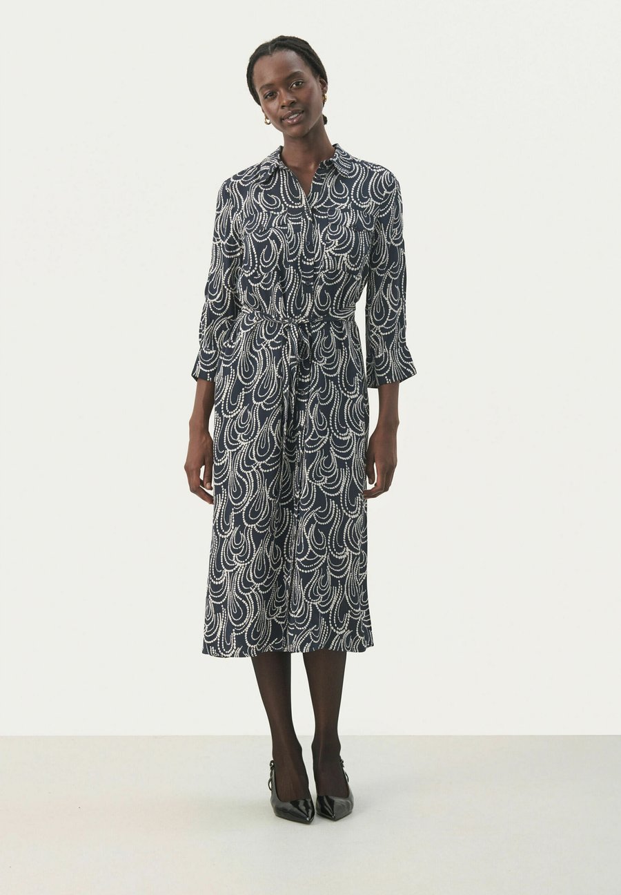 Платье Part Two PAIA, Dark Navy Dot Chain/Dark Blue
Платье Part Two PAIA, Dark Navy Dot Chain/Dark Blue