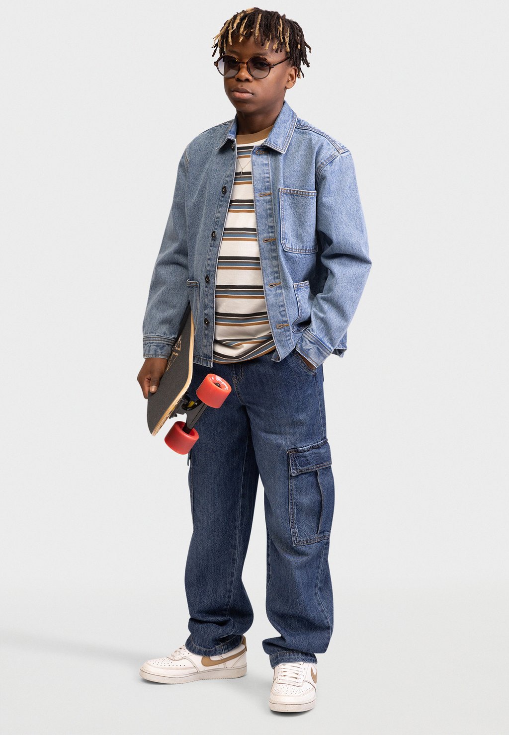 Футболка с принтом TERONALD TEE BOXY FIT Redefined Rebel, слоновая кость
Футболка с принтом TERONALD TEE BOXY FIT Redefined Rebel, слоновая кость