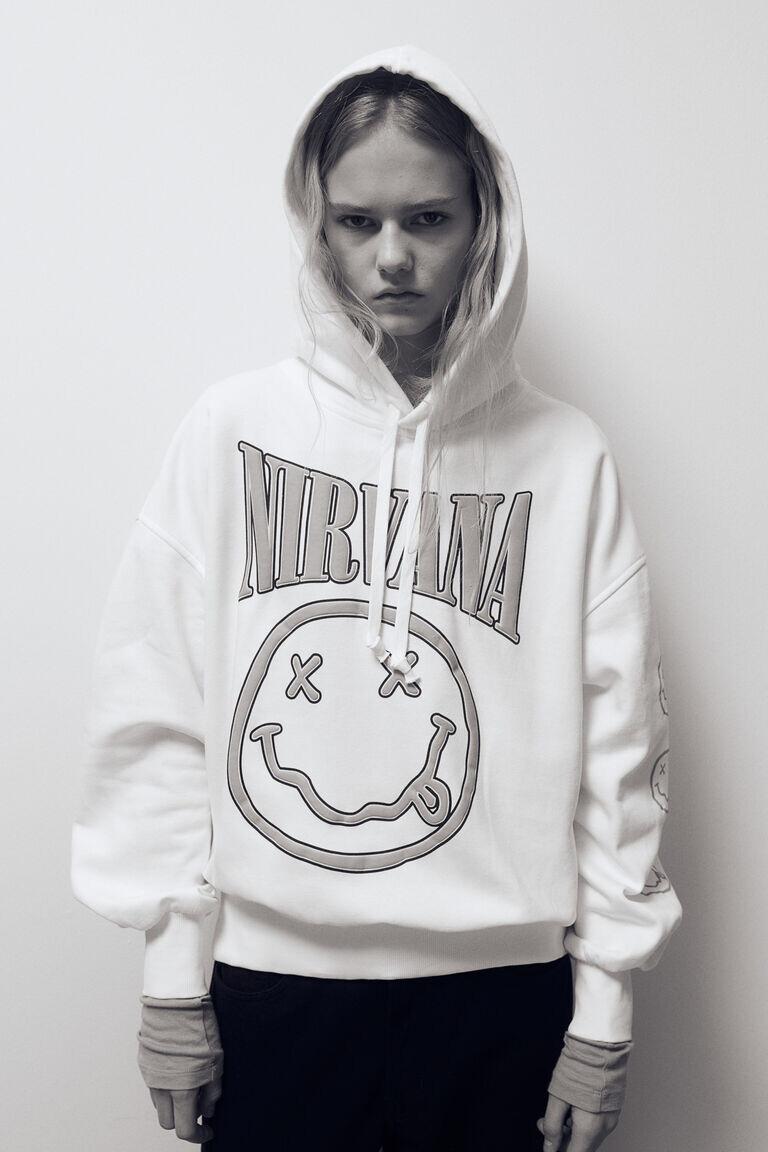 Толстовка оверсайз с принтом H&M, белый
Толстовка оверсайз с принтом H&M, белый