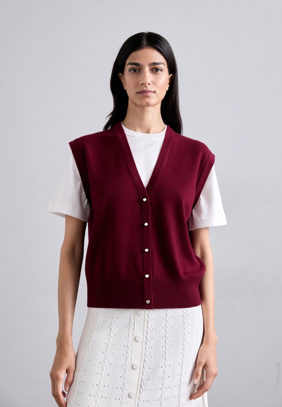 Футболка sandro JONAS, Bordeaux
Футболка sandro JONAS, Bordeaux