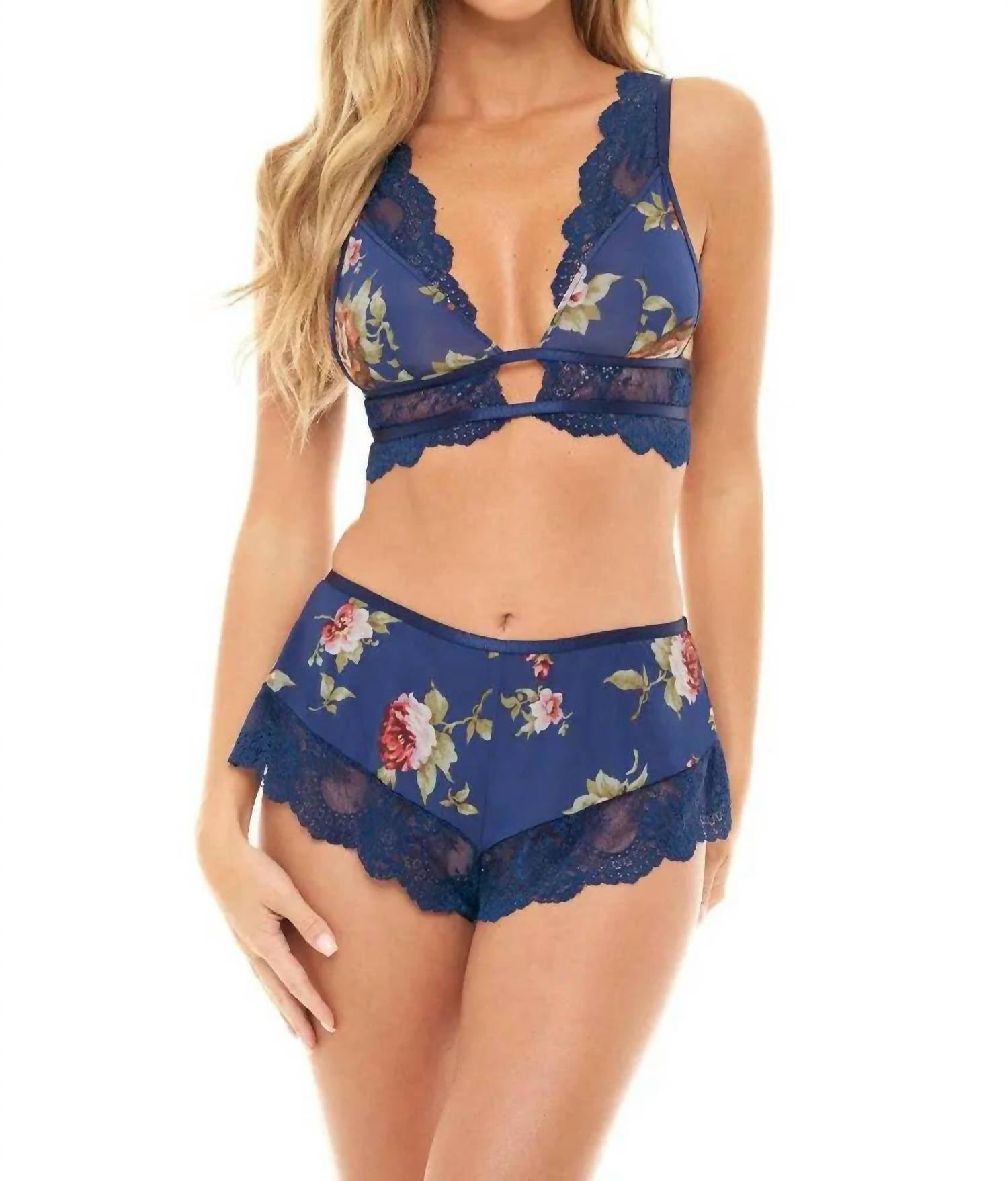 Naeva Floral 2-комплектный бюстгальтер в Estate Blue с россыпью роз Oh La La Cheri
Naeva Floral 2-комплектный бюстгальтер в Estate Blue с россыпью роз Oh La La Cheri