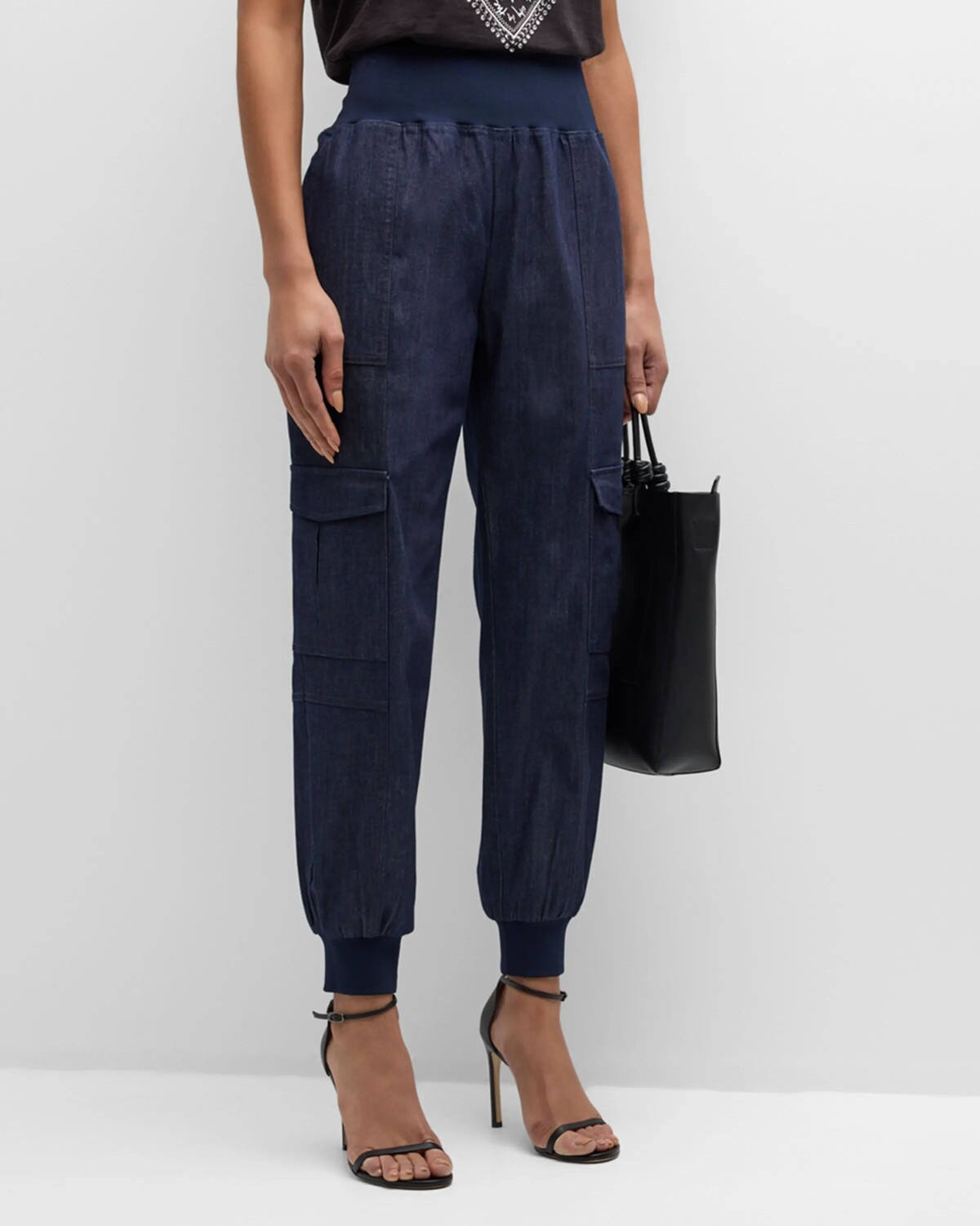 Джинсовые брюки-джоггеры Giles Cinq a Sept, цвет Raw Indigo
Джинсовые брюки-джоггеры Giles Cinq a Sept, цвет Raw Indigo