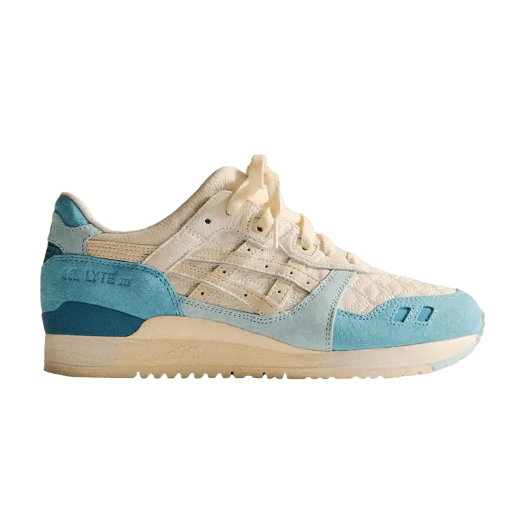Кроссовки Ronnie Fieg x Asics Gel Lyte 3 Remastered, Worlds Fair Pack - Canada
Кроссовки Ronnie Fieg x Asics Gel Lyte 3 Remastered, Worlds Fair Pack - Canada