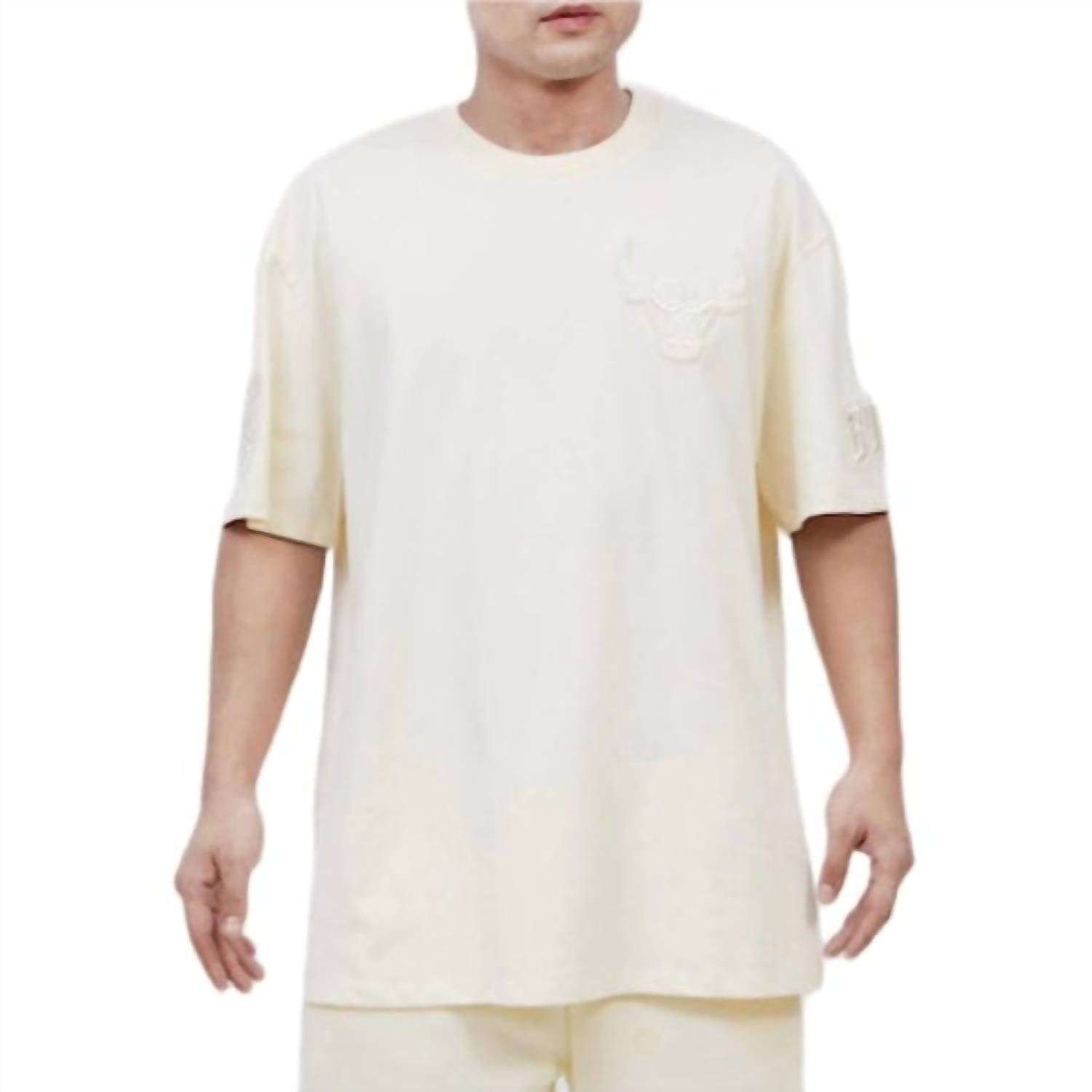 Мужская футболка Chicago Bulls Neutral Drop Shoulder в цвете Eggshell PRO STANDARD
Мужская футболка Chicago Bulls Neutral Drop Shoulder в цвете Eggshell PRO STANDARD