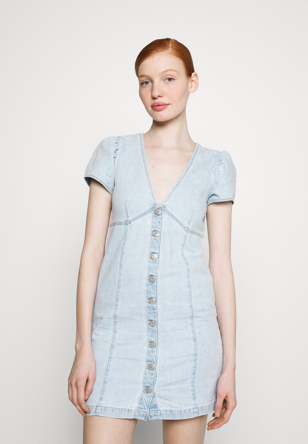 Платье Vaquero Levi's ERIN DRESS, ледяные мечты 2
Платье Vaquero Levi's ERIN DRESS, ледяные мечты 2