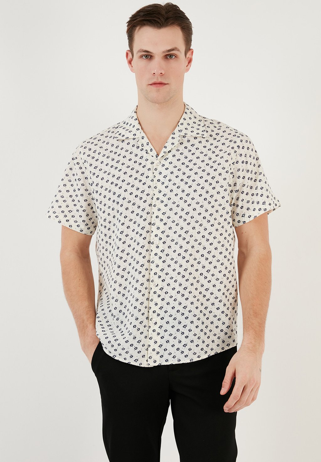 Рубашка Buratti, цвет Stone
Рубашка Buratti, цвет Stone