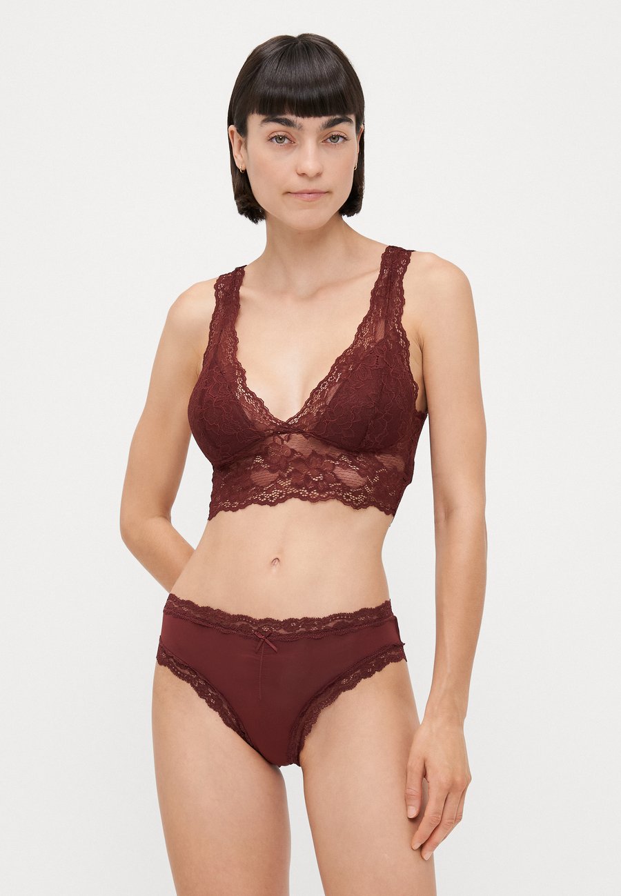 Трусы Anna Field 7 PACK, Red/Taupe/Light Pink/Ecru/White/Red
Трусы Anna Field 7 PACK, Red/Taupe/Light Pink/Ecru/White/Red