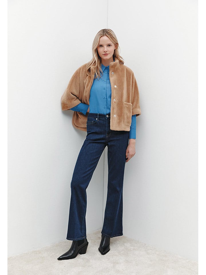 Плюшевая куртка цвета верблюжьей шерсти More & More
Плюшевая куртка цвета верблюжьей шерсти More & More