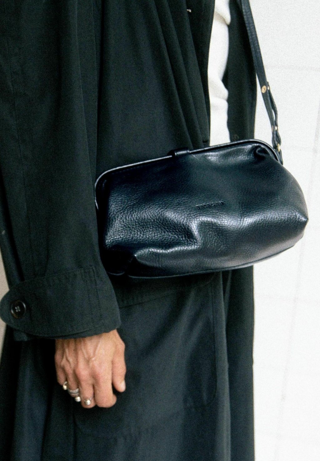 Сумка через плечо ROFE BALAGAN, темно-синий
Сумка через плечо ROFE BALAGAN, темно-синий