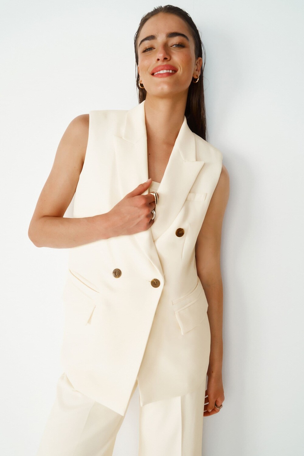 Удлиненный двубортный пиджак без рукавов Next, экрю
Удлиненный двубортный пиджак без рукавов Next, экрю