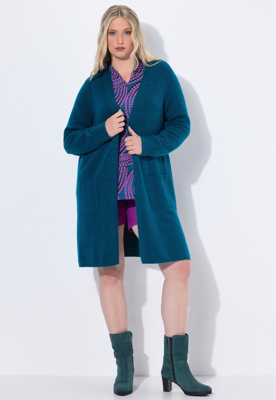 Кардиган Ulla Popken Cardigan, Teal Blue/Teal
Кардиган Ulla Popken Cardigan, Teal Blue/Teal