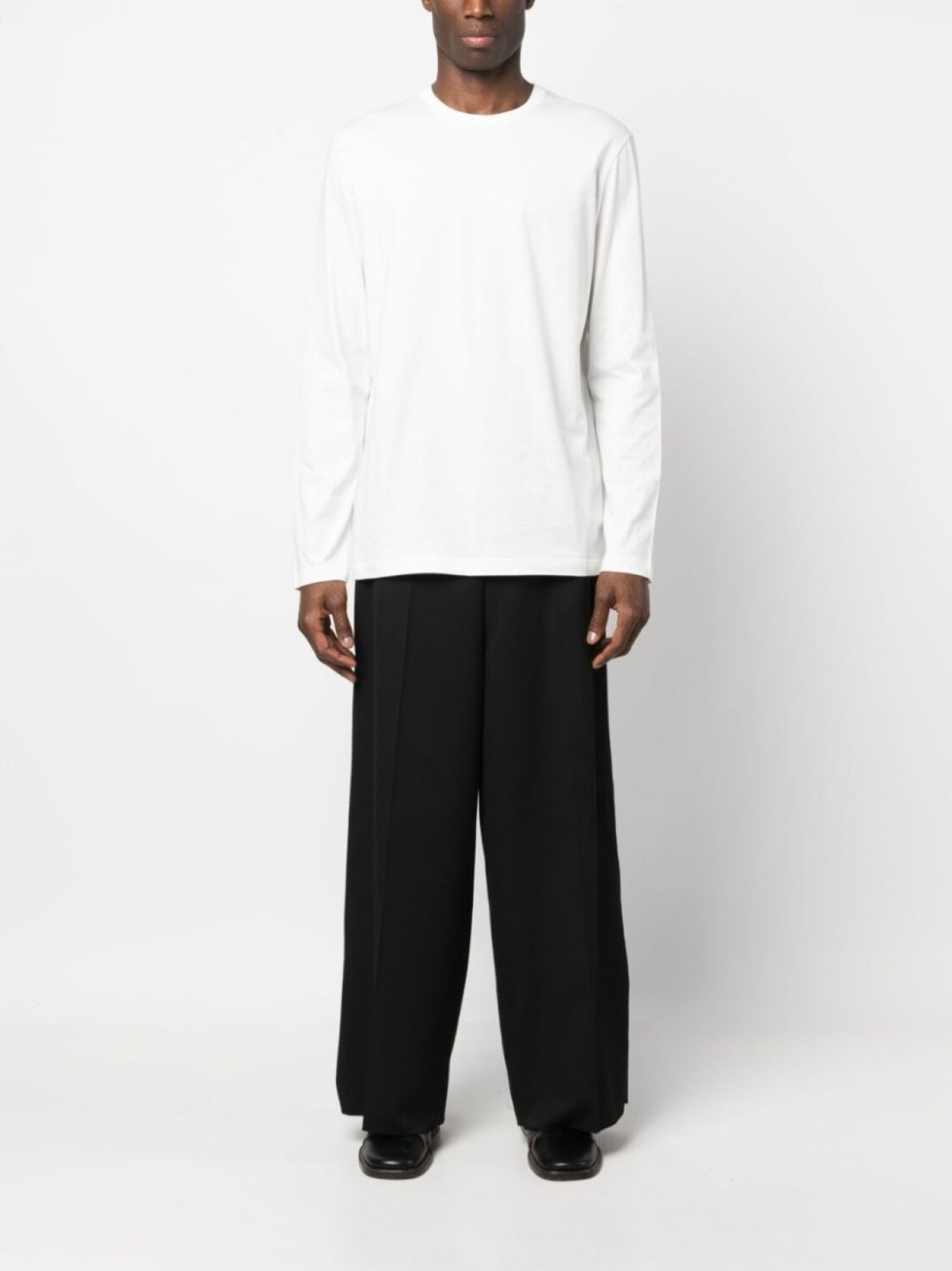 The Row футболка с длинным рукавом Leon, белый
The Row футболка с длинным рукавом Leon, белый