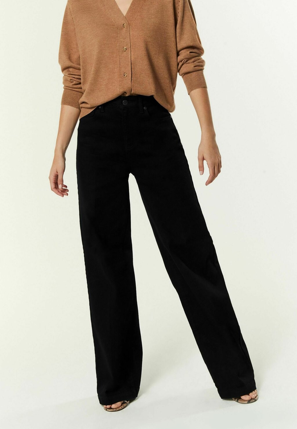 Расклешенные джинсы WIDE LEG Next, черный
Расклешенные джинсы WIDE LEG Next, черный