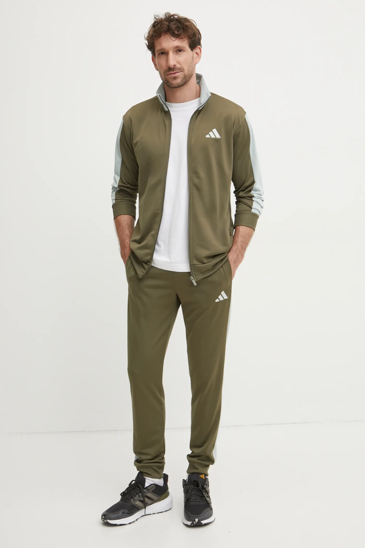 TR CB TS спортивный костюм adidas, зеленый
TR CB TS спортивный костюм adidas, зеленый