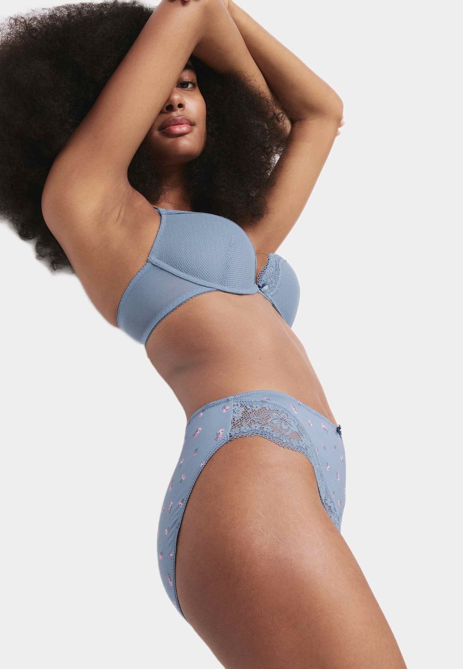 Брифы Marks & Spencer 3 PACK HIGH, Grey Blue/Mottled Blue
Брифы Marks & Spencer 3 PACK HIGH, Grey Blue/Mottled Blue