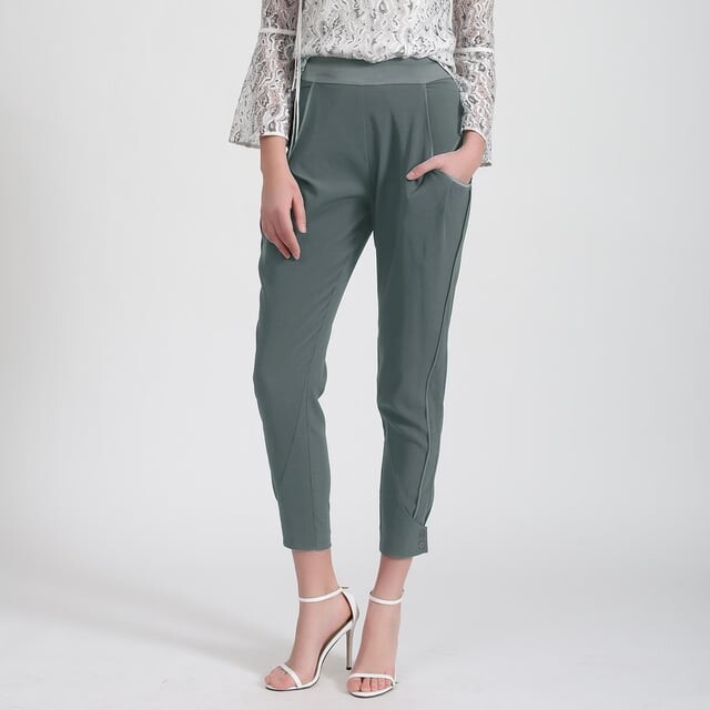 Зауженные брюки из биматериала Smart And Joy, хаки
Зауженные брюки из биматериала Smart And Joy, хаки