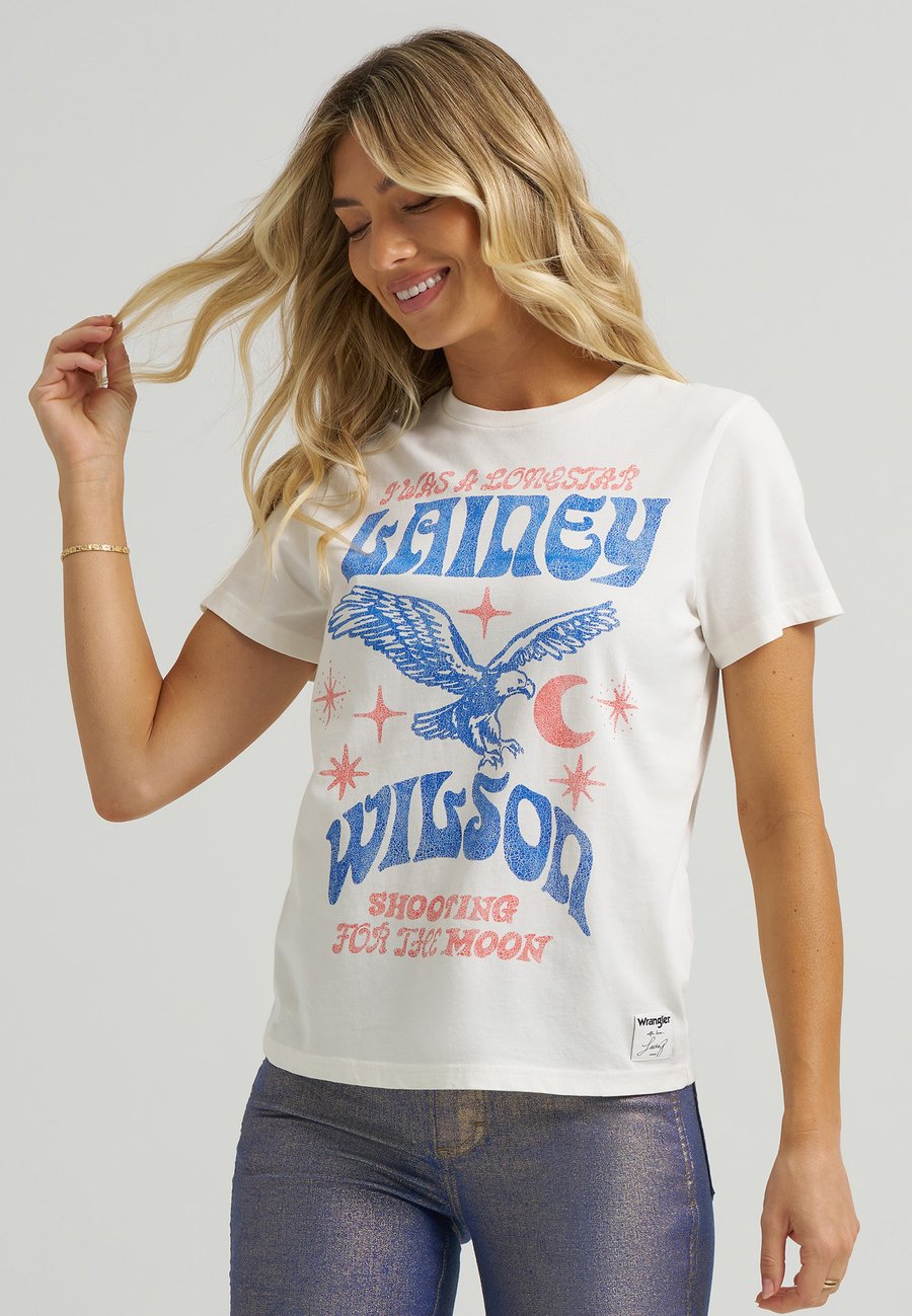 Футболка Wrangler WRANGLER X LAINEY WILSON REGULAR TEE, White
Футболка Wrangler WRANGLER X LAINEY WILSON REGULAR TEE, White