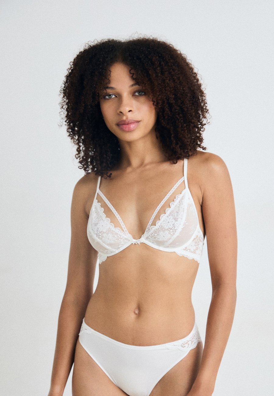 Бюстгальтер LASCANA VIVANCE BY LASCANA WIRE BRA, Cream/Off-White
Бюстгальтер LASCANA VIVANCE BY LASCANA WIRE BRA, Cream/Off-White
