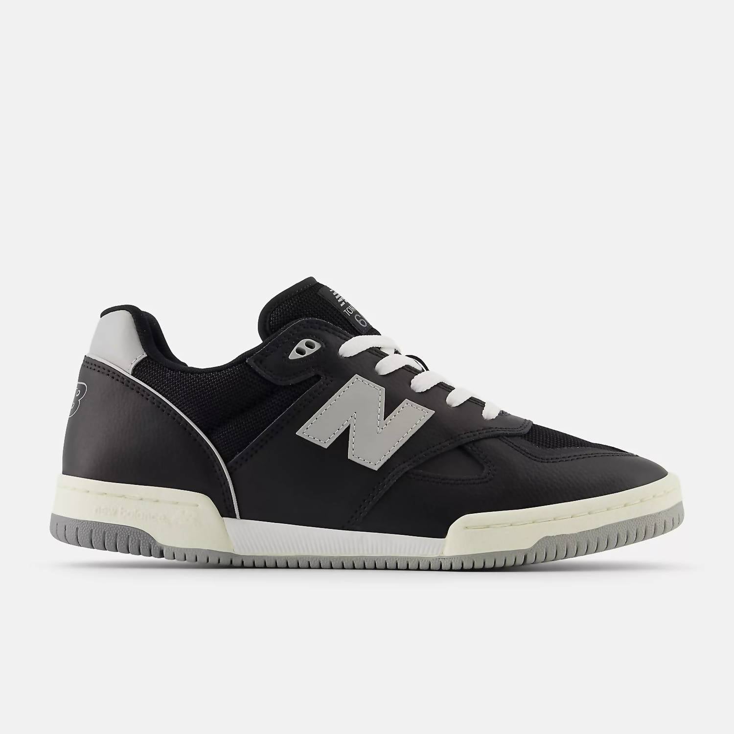 Мужские кроссовки Tom Knox 600 Numeric в черно-сером цвете New Balance
Мужские кроссовки Tom Knox 600 Numeric в черно-сером цвете New Balance