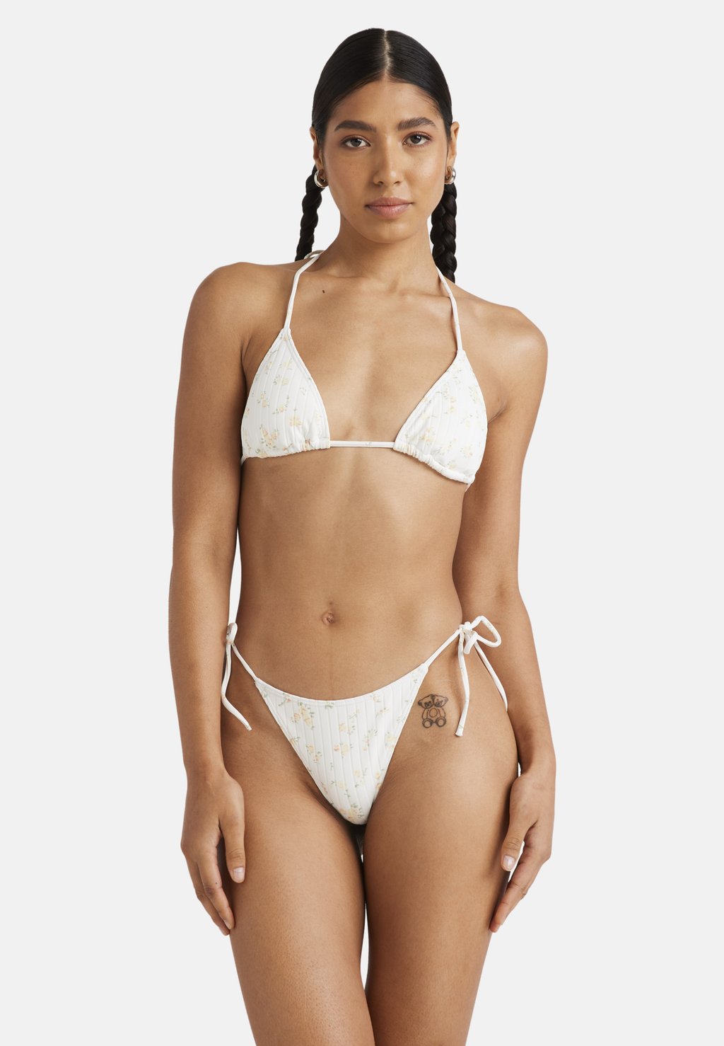 Верх бикини MIT KNAPPER BEDECKUNG RVCA, белый
Верх бикини MIT KNAPPER BEDECKUNG RVCA, белый