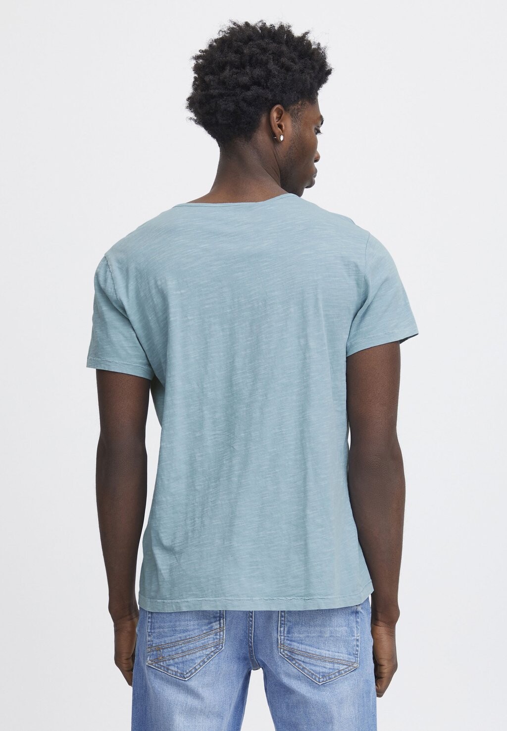 Базовая футболка Bhashton Split Neck Blend, пыльно-синяя
Базовая футболка Bhashton Split Neck Blend, пыльно-синяя