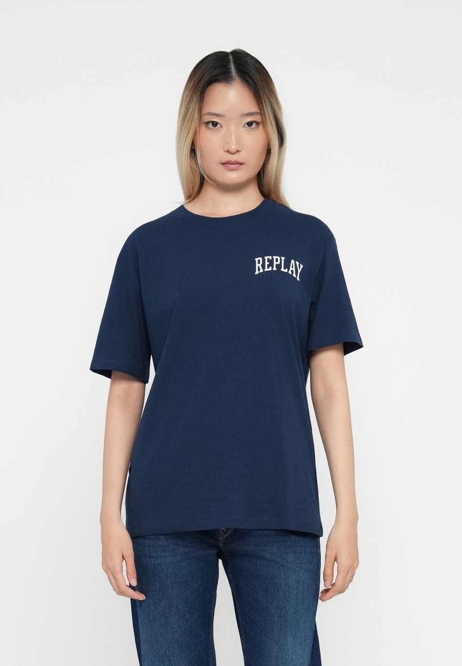 Футболка Replay CREW NECK LOGO, Dark Blue, Синий, Футболка Replay CREW NECK LOGO, Dark Blue
Футболка Replay CREW NECK LOGO, Dark Blue, Синий, Футболка Replay CREW NECK LOGO, Dark Blue