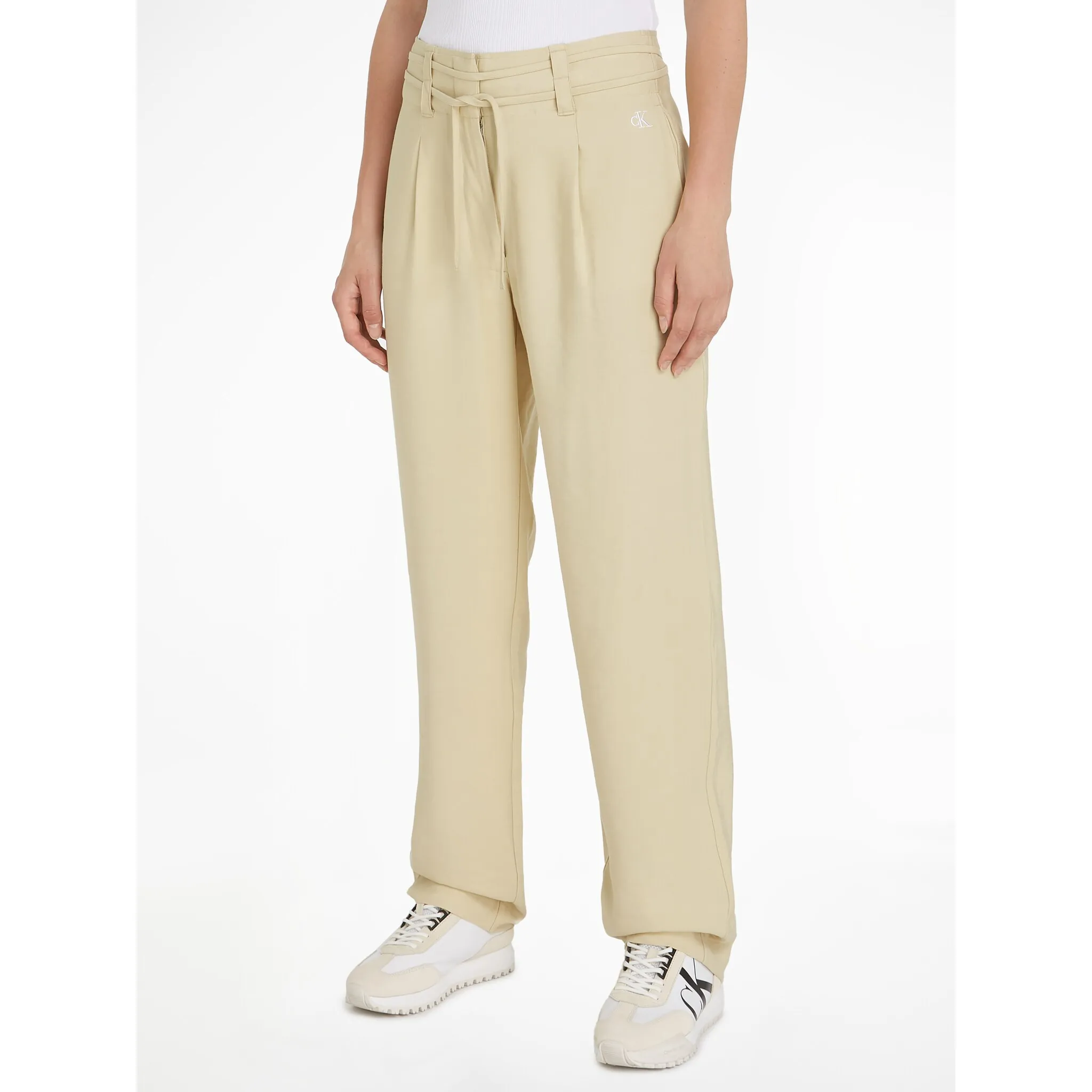 Тканые брюки Calvin Klein Jeans "WAIST TIES TAPERED TWILL PANT" с логотипом бренда, зеленый
Тканые брюки Calvin Klein Jeans "WAIST TIES TAPERED TWILL PANT" с логотипом бренда, зеленый