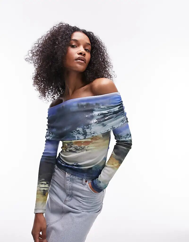 Топ-бардо Topshop с абстрактным цветочным пейзажем и длинными рукавами синего цвета
Топ-бардо Topshop с абстрактным цветочным пейзажем и длинными рукавами синего цвета