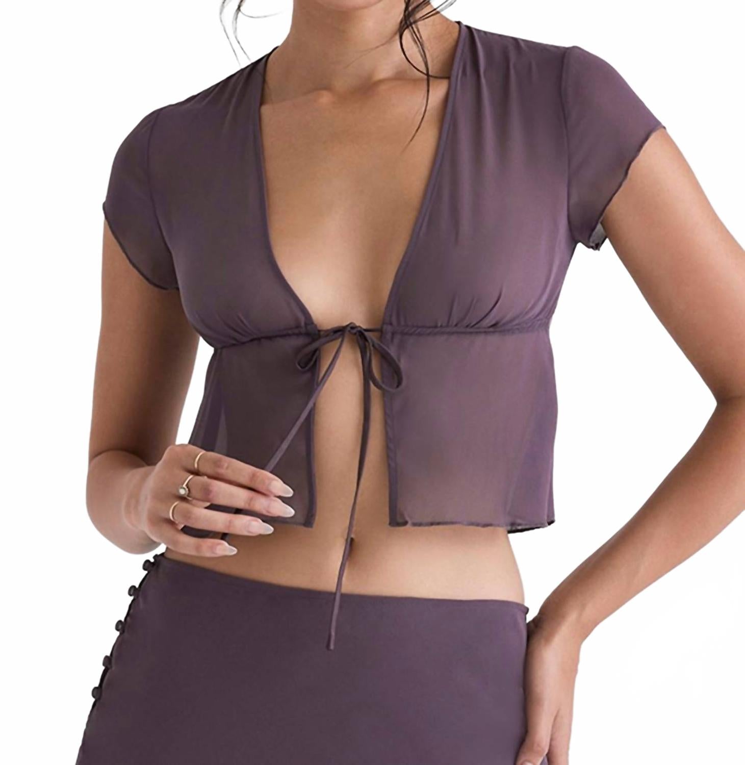 Топ Maia с завязками спереди в темно-розовом House of CB
Топ Maia с завязками спереди в темно-розовом House of CB