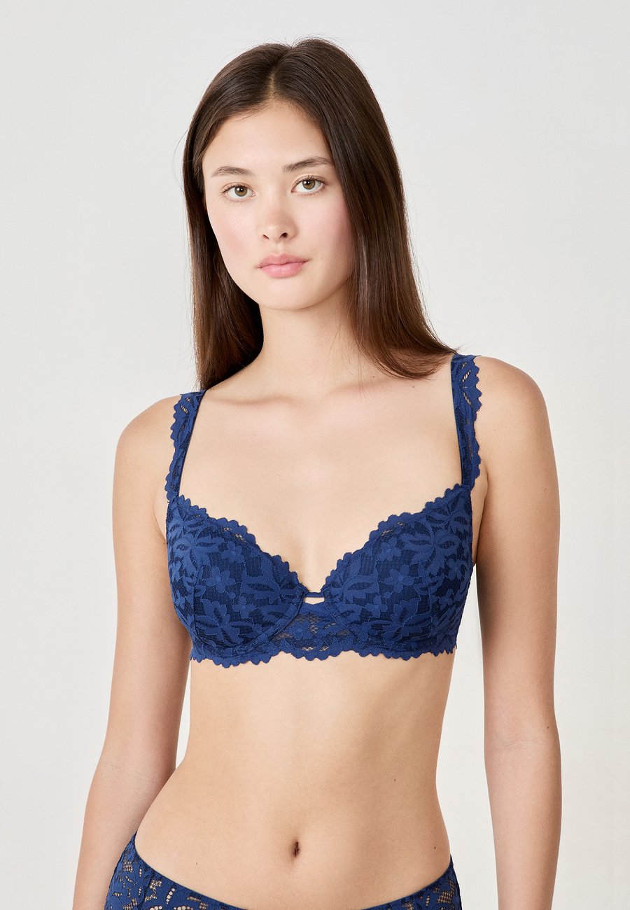 Бюстгальтер Etam LEGENDE, Dark Blue
Бюстгальтер Etam LEGENDE, Dark Blue