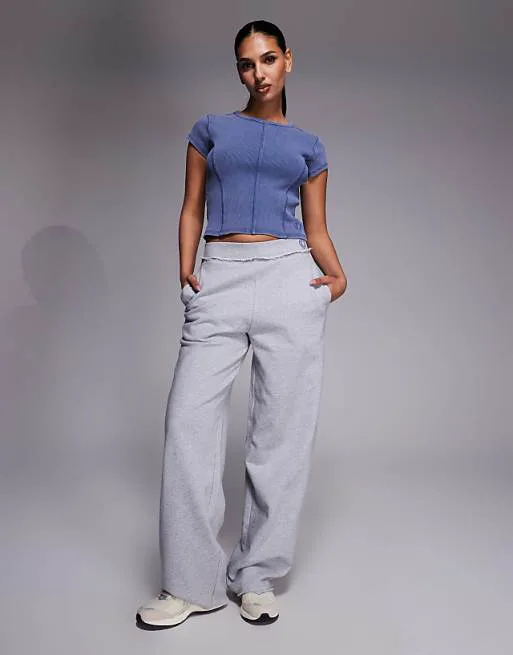 Hugo Blue Nuwaist joggers in grey
Hugo Blue Nuwaist joggers in grey