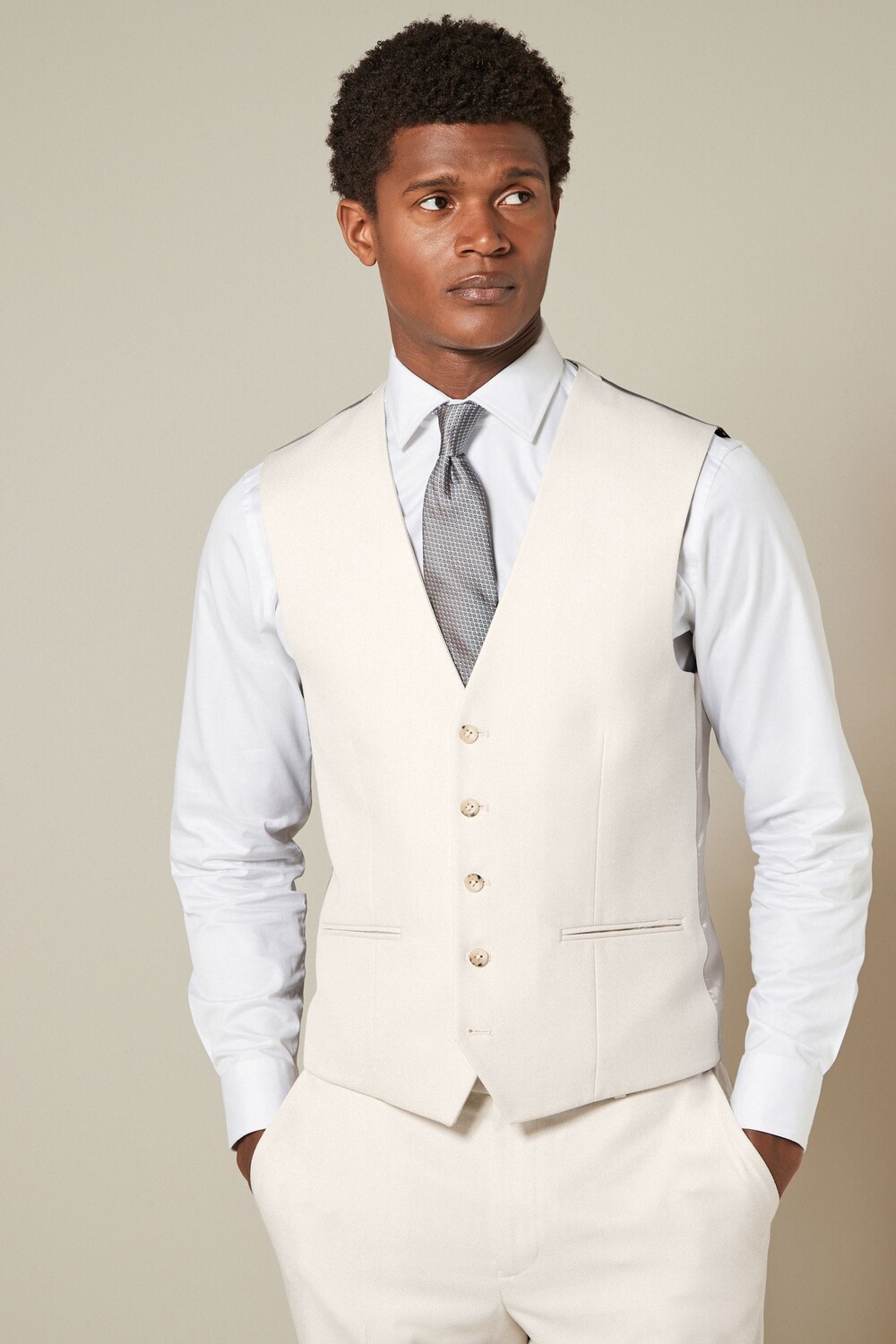 Фактурный костюм: жилет Next, экрю
Фактурный костюм: жилет Next, экрю