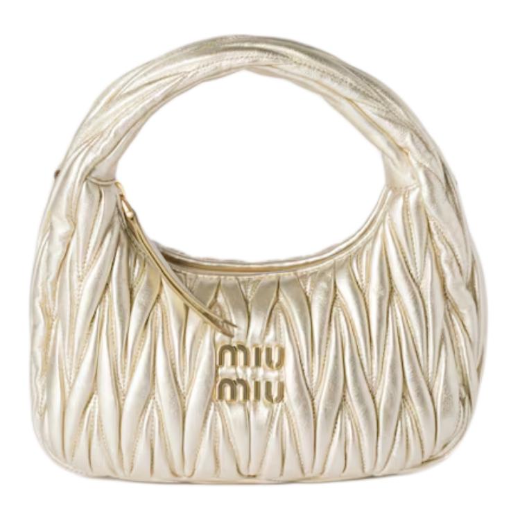 MIU MIU Маленькая стеганая кожаная сумка-хобо
MIU MIU Маленькая стеганая кожаная сумка-хобо
