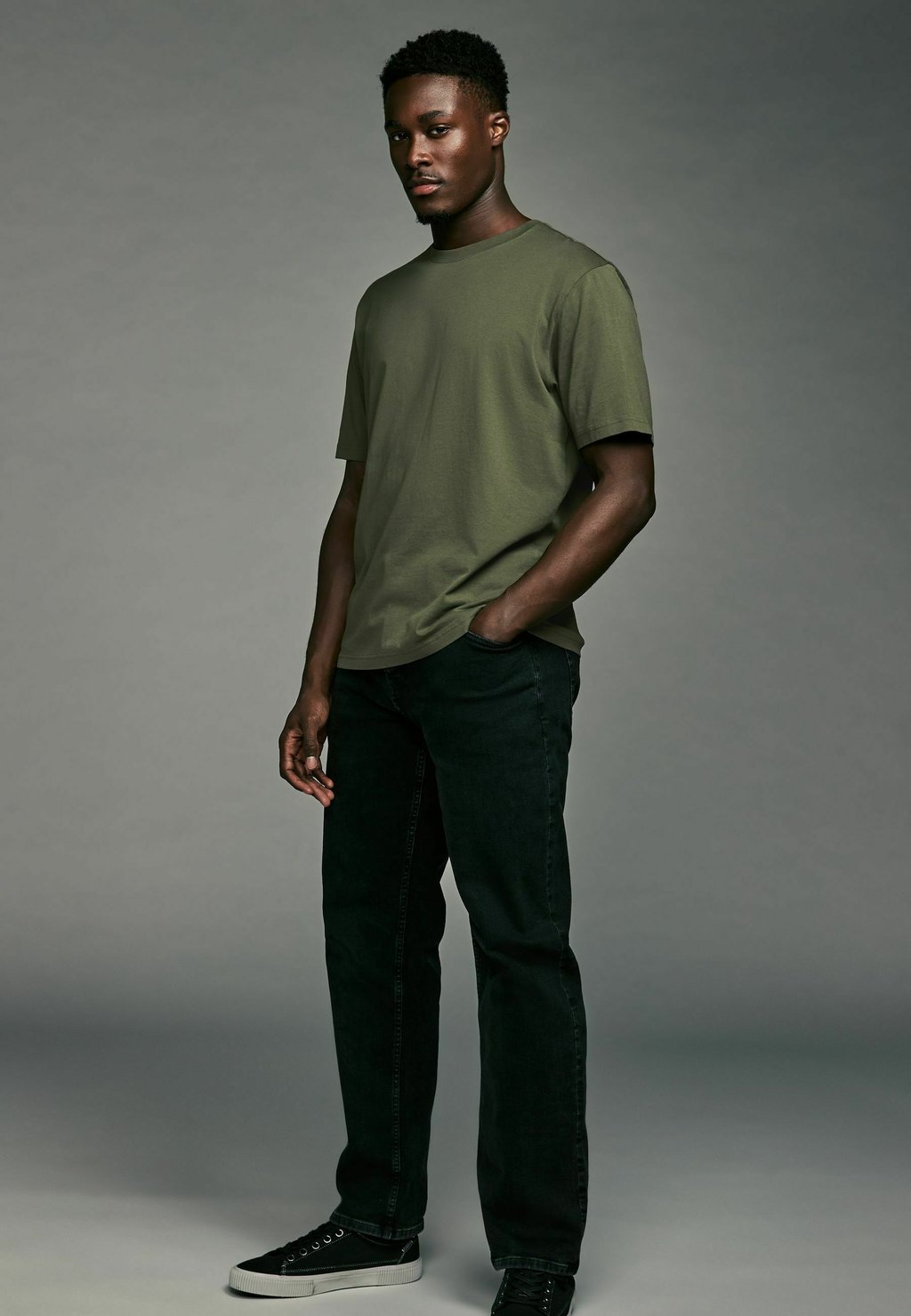 Базовая футболка Next, зеленый
Базовая футболка Next, зеленый