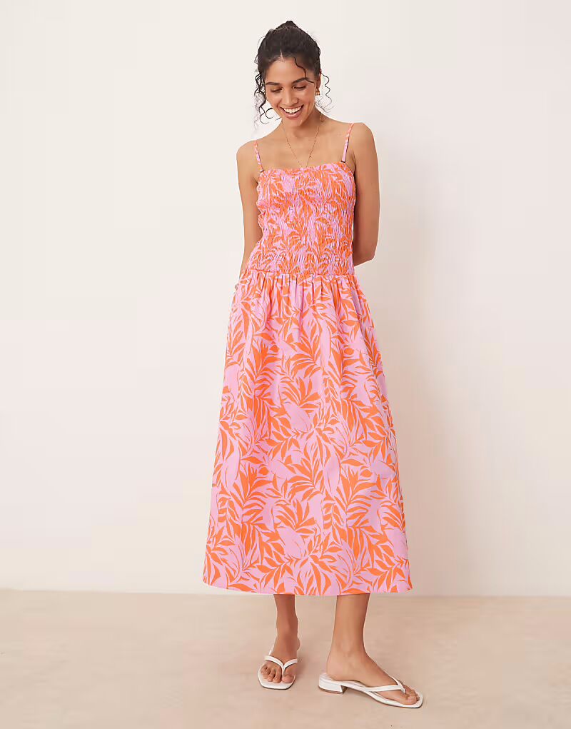 Платье JDY мидакси с заниженной талией и сборками в розово-оранжевый принт
Платье JDY мидакси с заниженной талией и сборками в розово-оранжевый принт