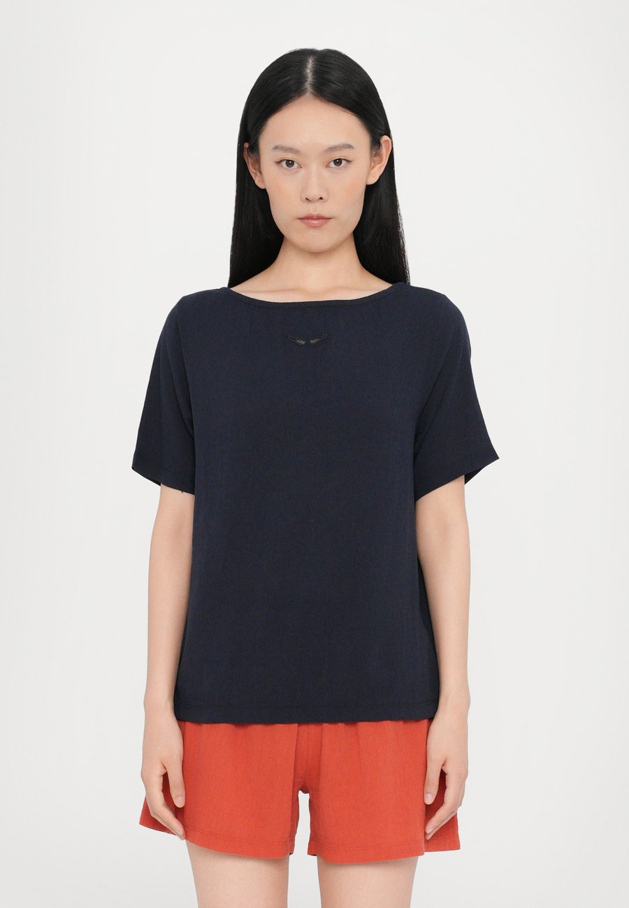 Блуза Zadig & Voltaire ELLA GAZE WINGS, Encre/Dark Blue
Блуза Zadig & Voltaire ELLA GAZE WINGS, Encre/Dark Blue