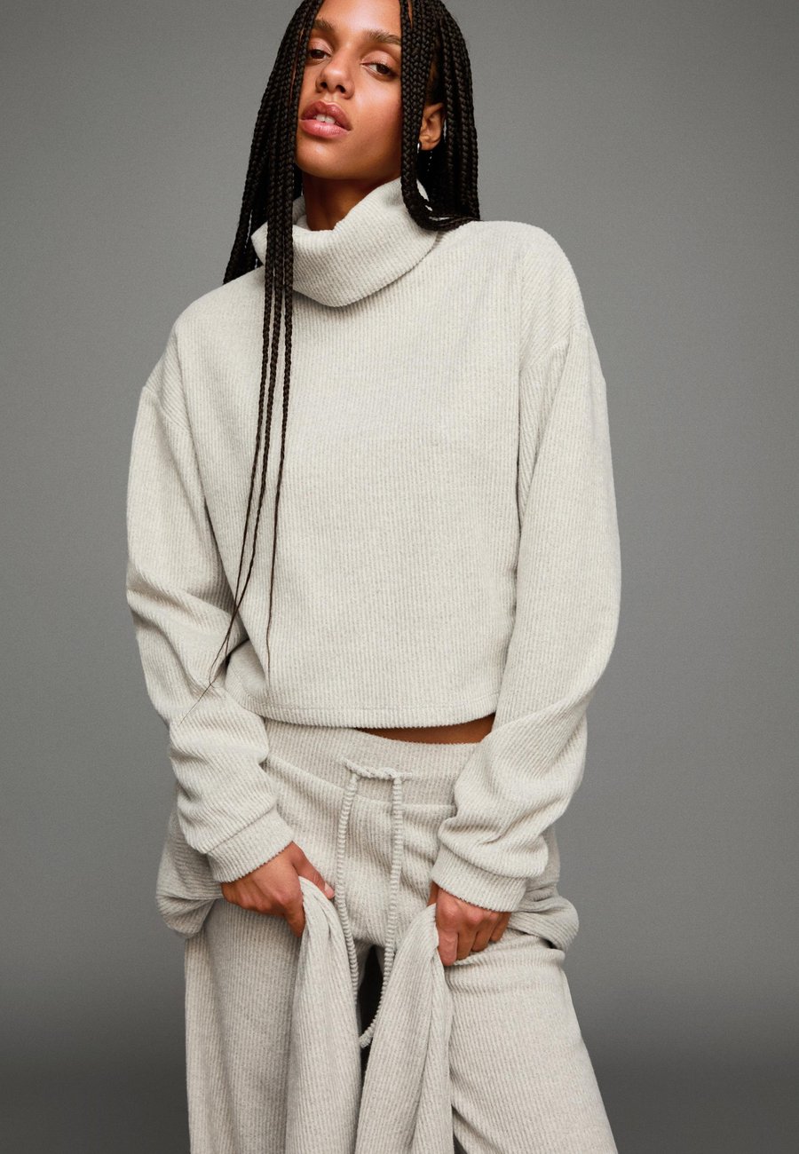 Толстовка Bershka HIGH NECK, Sand
Толстовка Bershka HIGH NECK, Sand