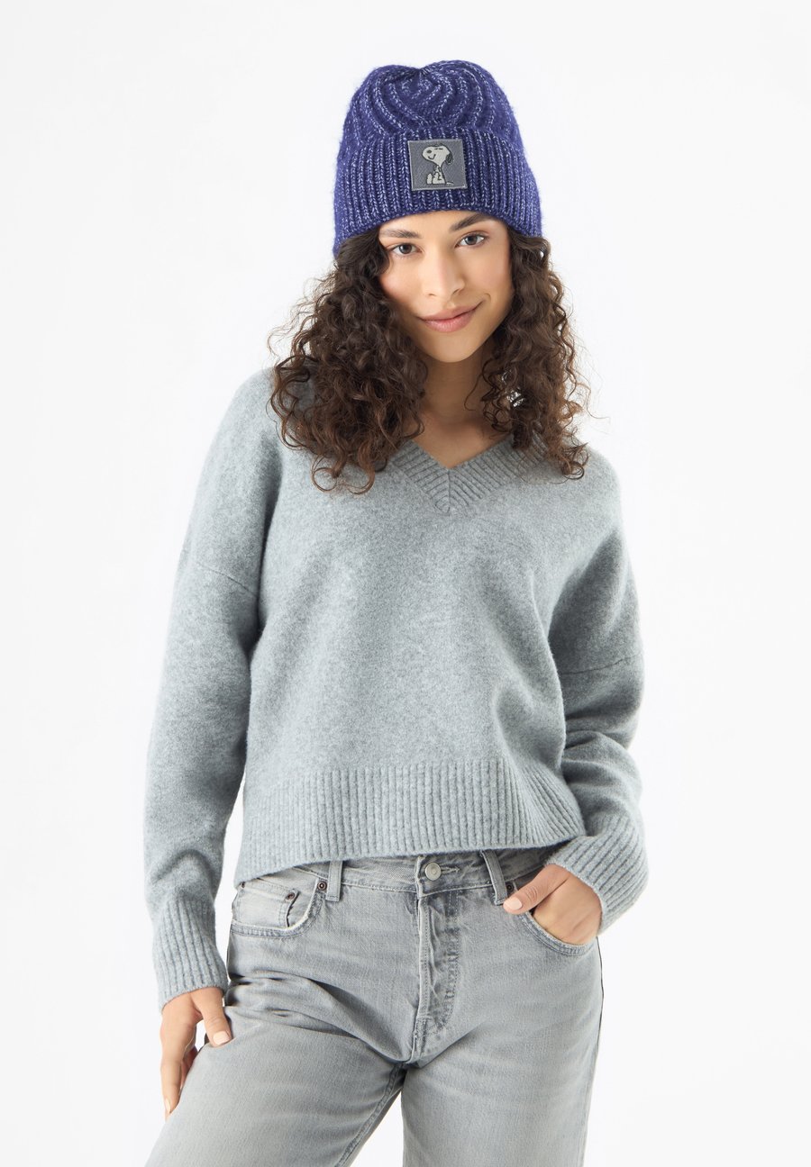 Шапка Codello PEANUTS MIT SNOOPY-PATCH , Blau/Blue
Шапка Codello PEANUTS MIT SNOOPY-PATCH , Blau/Blue