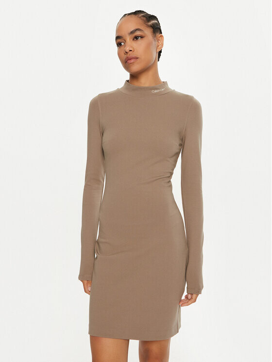 Платье на каждый день стандартного кроя Calvin Klein Jeans, зеленый
Платье на каждый день стандартного кроя Calvin Klein Jeans, зеленый