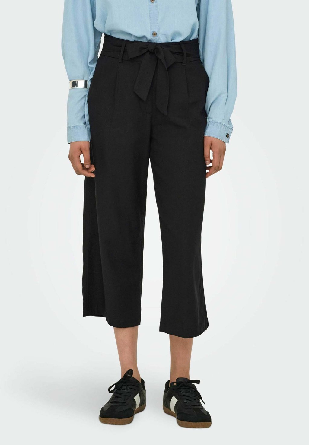 Брюки MIT WEITEM BEINSCHNITT ONLCARO ONLY, черный
Брюки MIT WEITEM BEINSCHNITT ONLCARO ONLY, черный